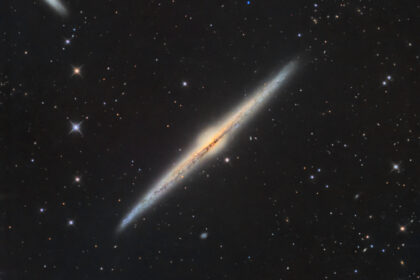 NGC 4565 GALASSIA SPILLO CHIOMA DI BERENICE